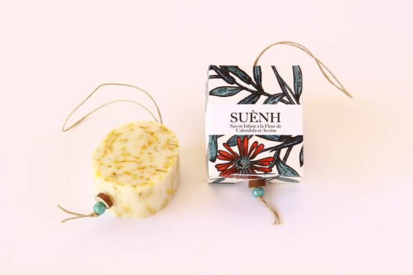 Savon infusé à la Fleur de Calendula et Avoine avec lien - 100 gr – Image 3